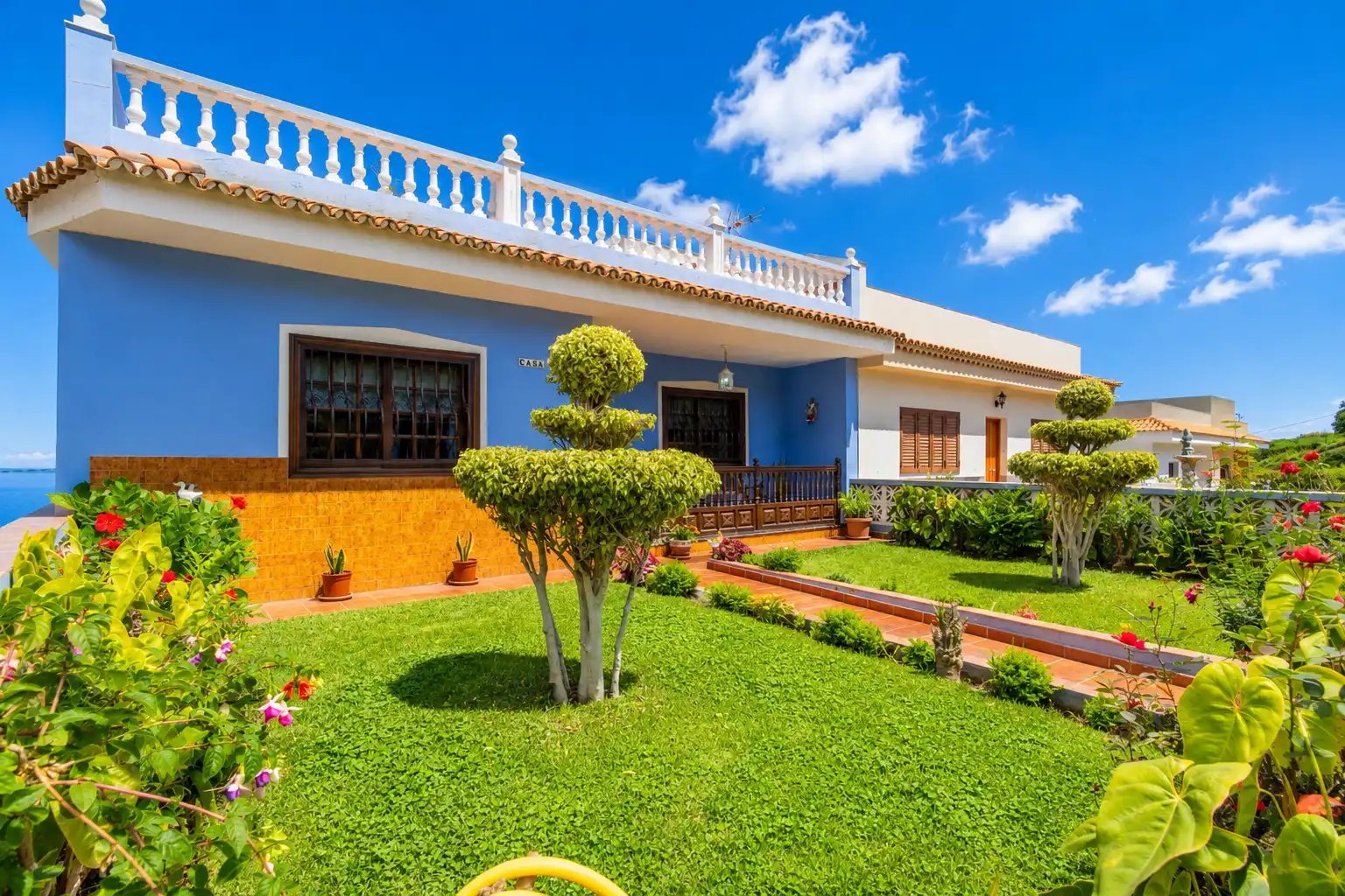 Vista exterior de Casa adosada en venta en Los Realejos con Jardín privado y Terraza