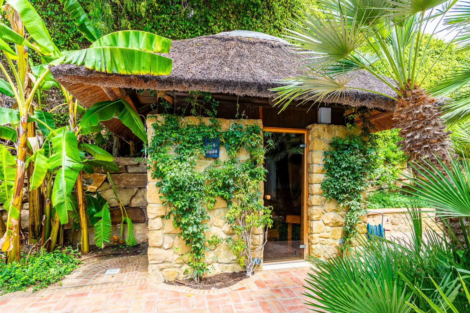 Jardí de Casa o xalet en venda en Marbella amb Aire condicionat, Jardí privat i Terrassa