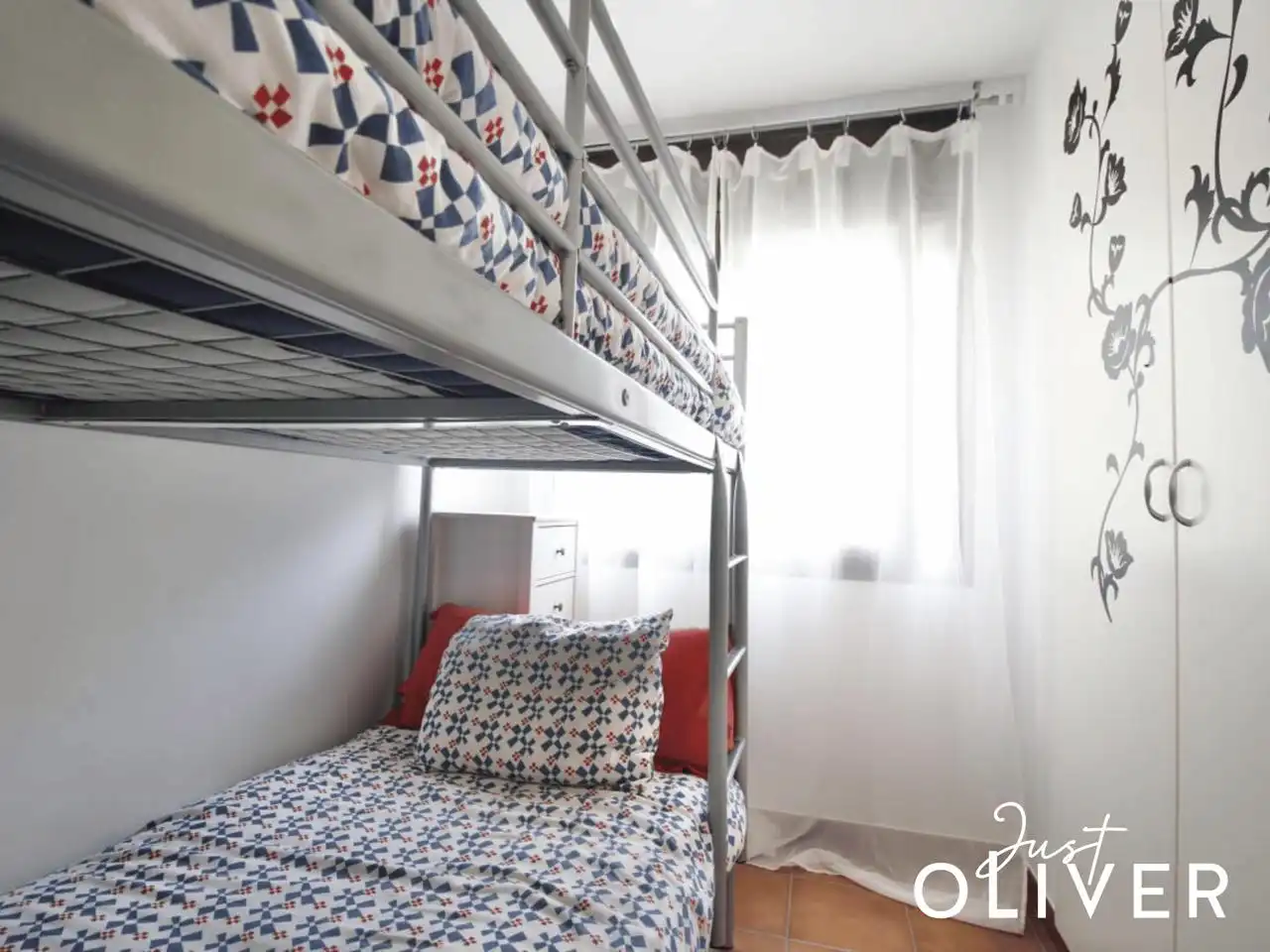 Habitación de Apartamento en venta en Salou con Terraza, Trastero y Amueblado