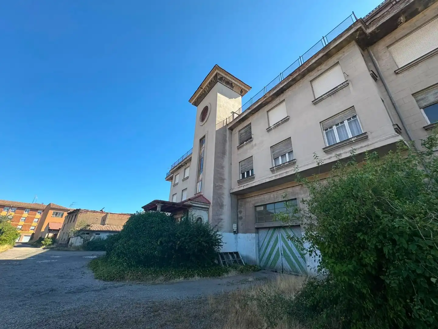 Exterior view of Buildings for sale in La Robla 
