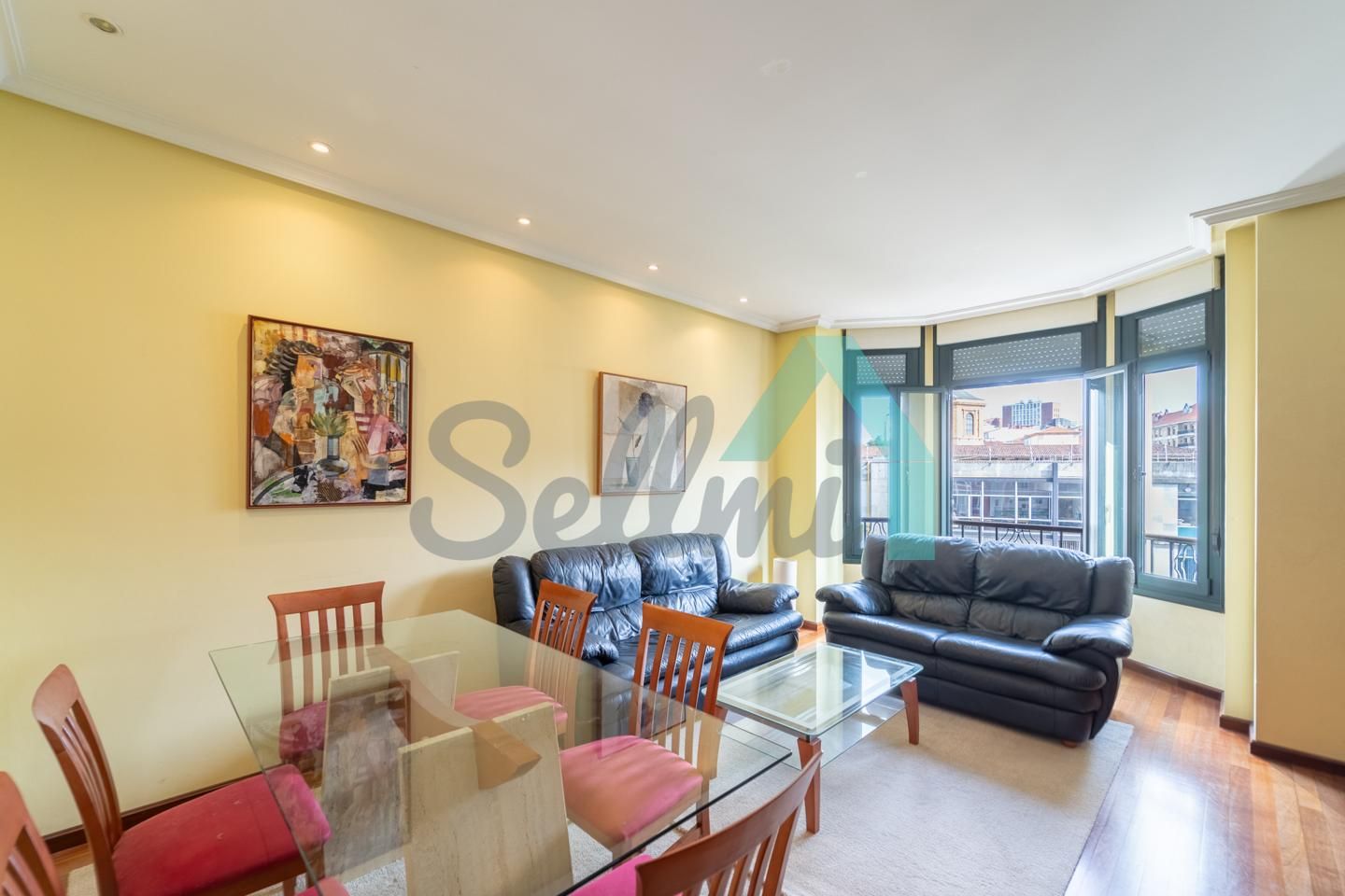 Living room of Flat to rent in Oviedo   with Heating, Parquet flooring and Furnished