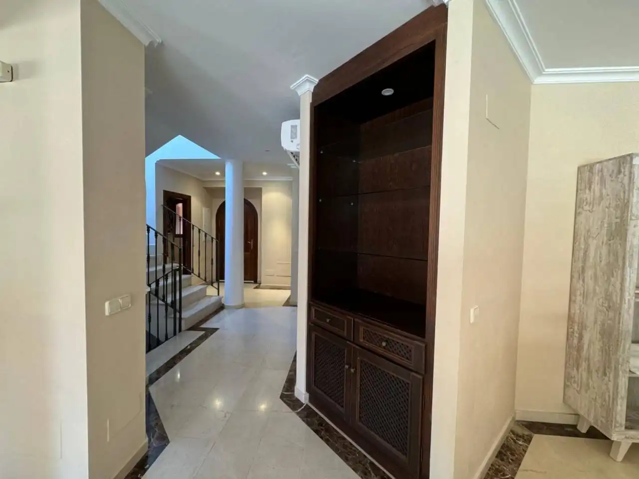Einfamilien-Reihenhaus zum Verkauf in Cartagena mit Klimaanlage, Privatgarten und Terrasse