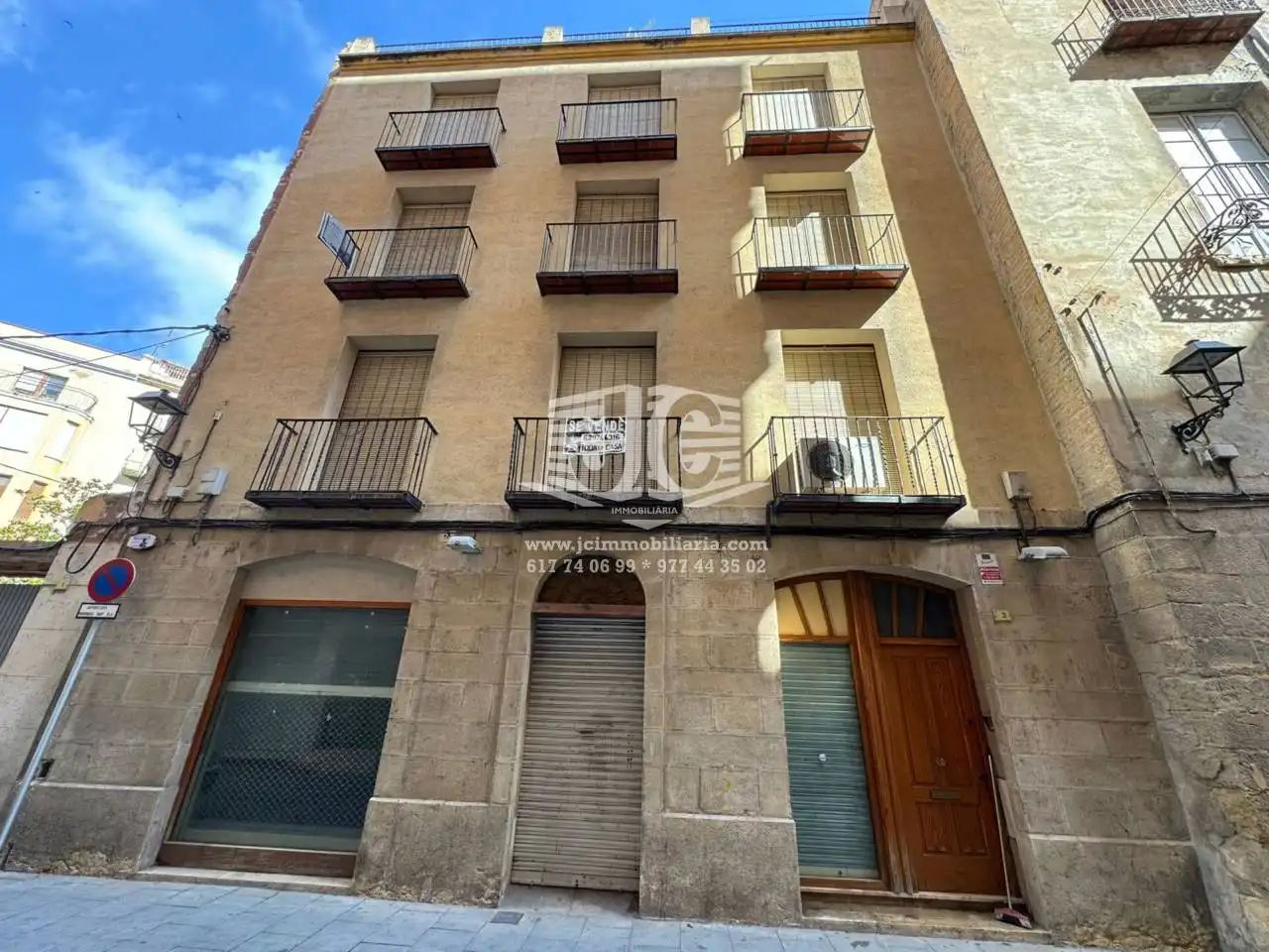 Vista exterior de Casa o xalet en venda en Tortosa amb Aire condicionat, Terrassa i Moblat