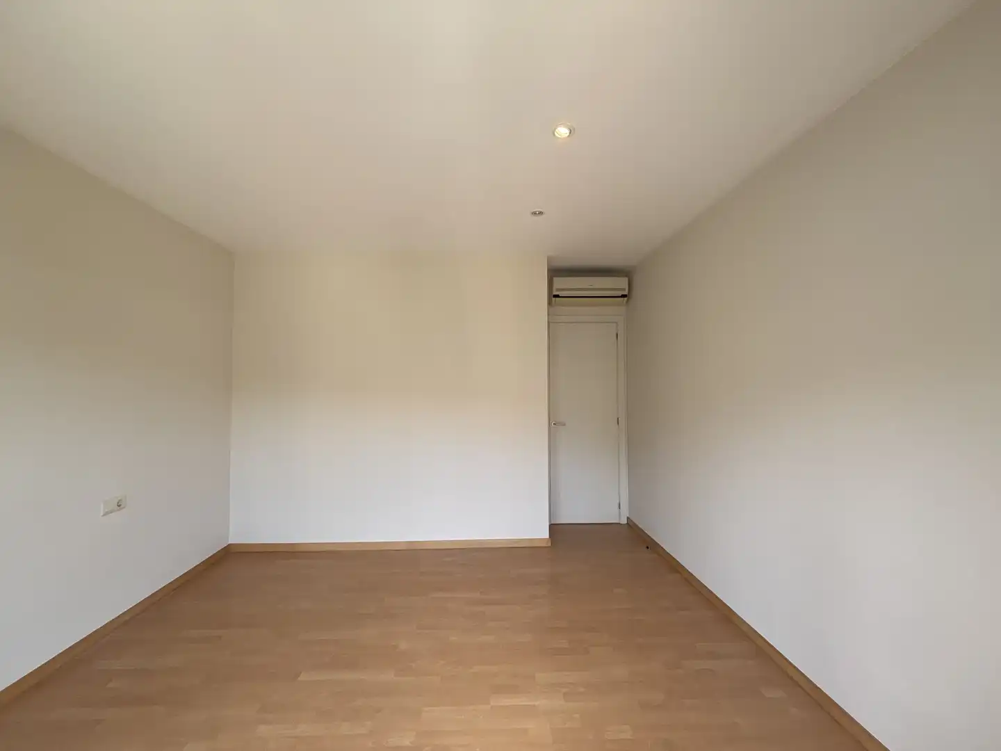 Duplexes for rent in Carrer de Monterols, Creu Alta