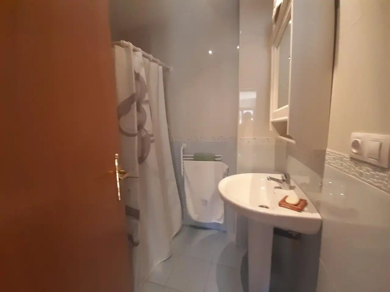 Baño de Piso en venta en Bronchales con Parquet, Terraza y Trastero