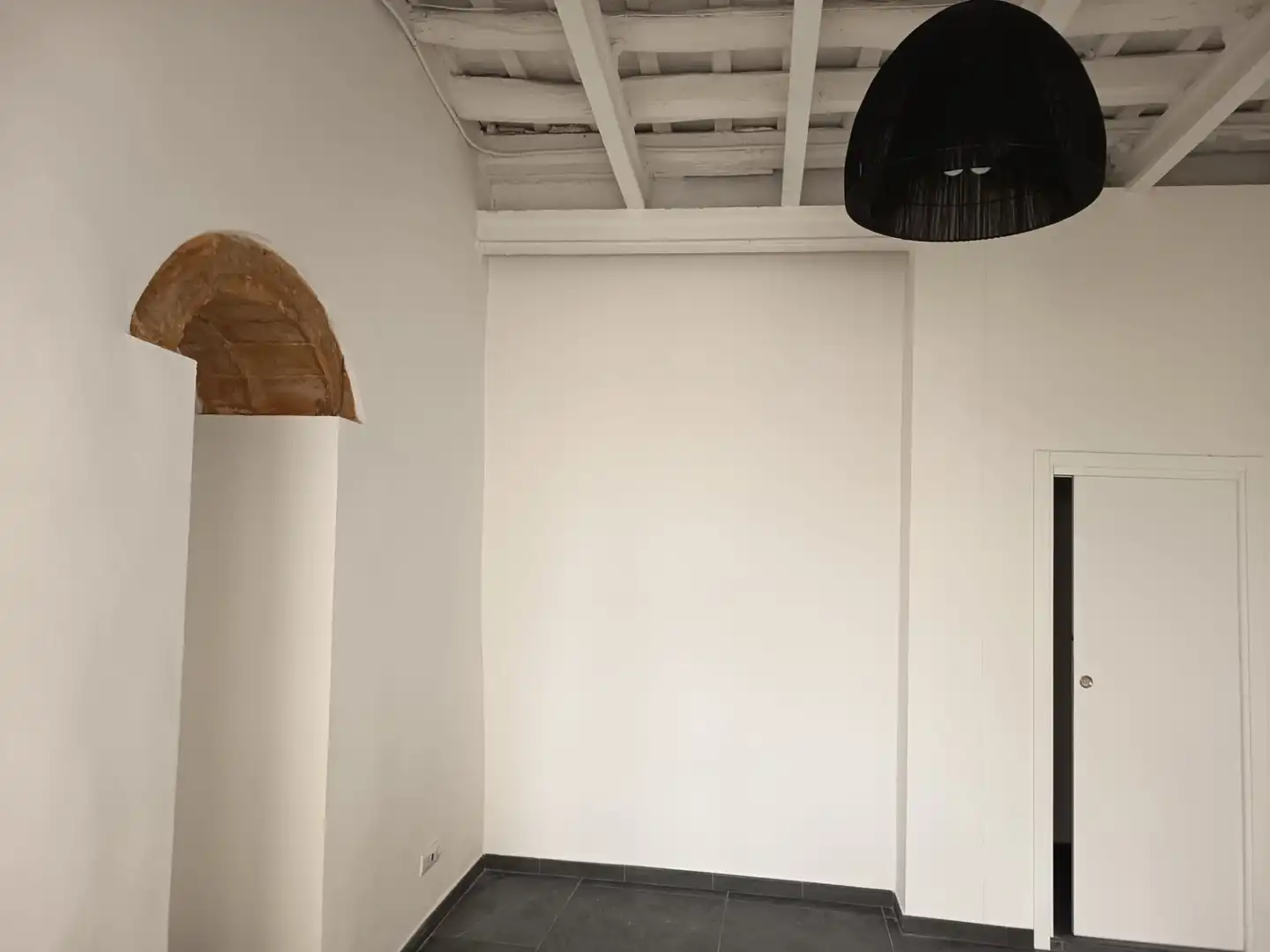 Local comercial en alquiler en Carrer Pau, imagen 2