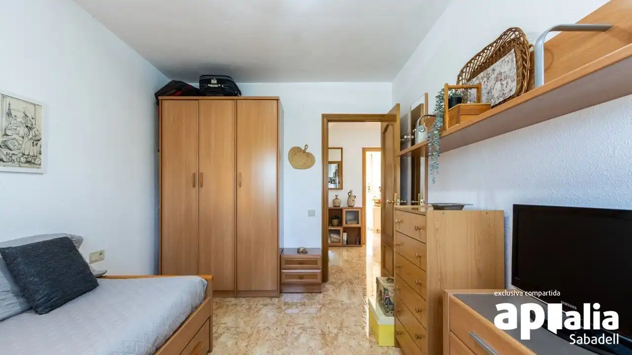 Dormitori de Casa o xalet en venda en Terrassa amb Aire condicionat, Calefacció i Jardí privat