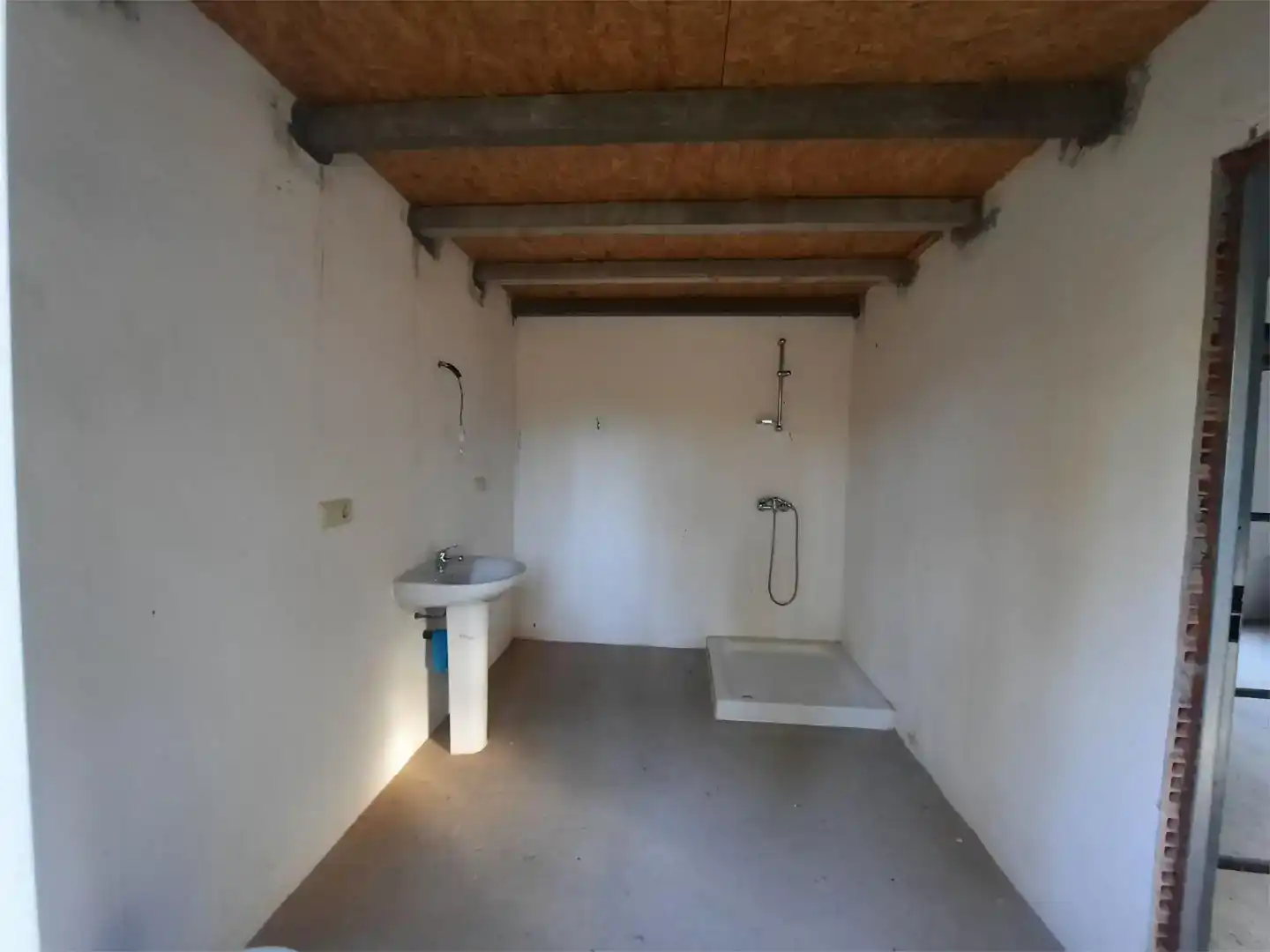 Badezimmer von Fabrikhallen zur Miete in Mondariz