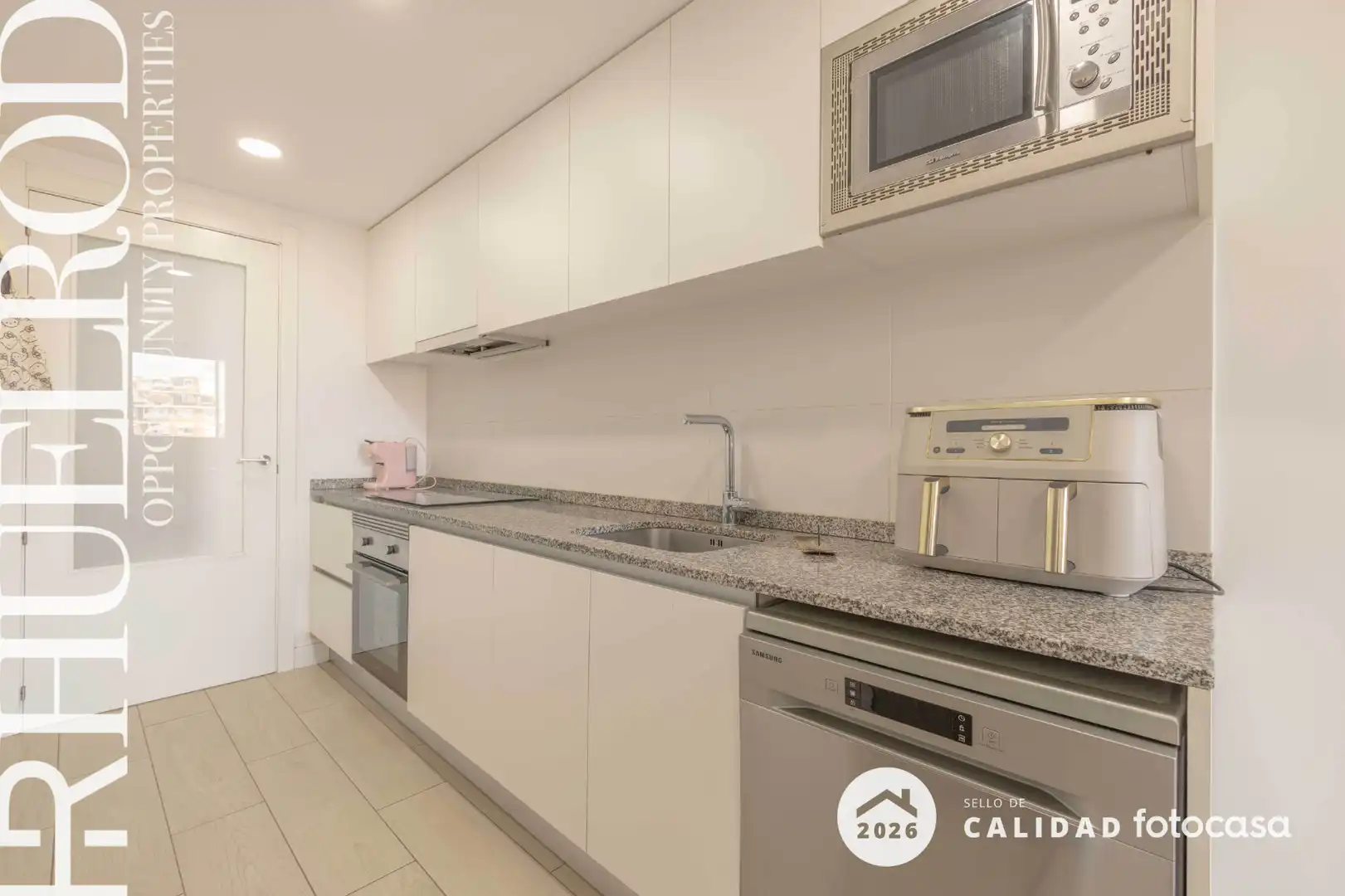 Cocina de Piso en venta en Badalona con Calefacción, Parquet y Trastero