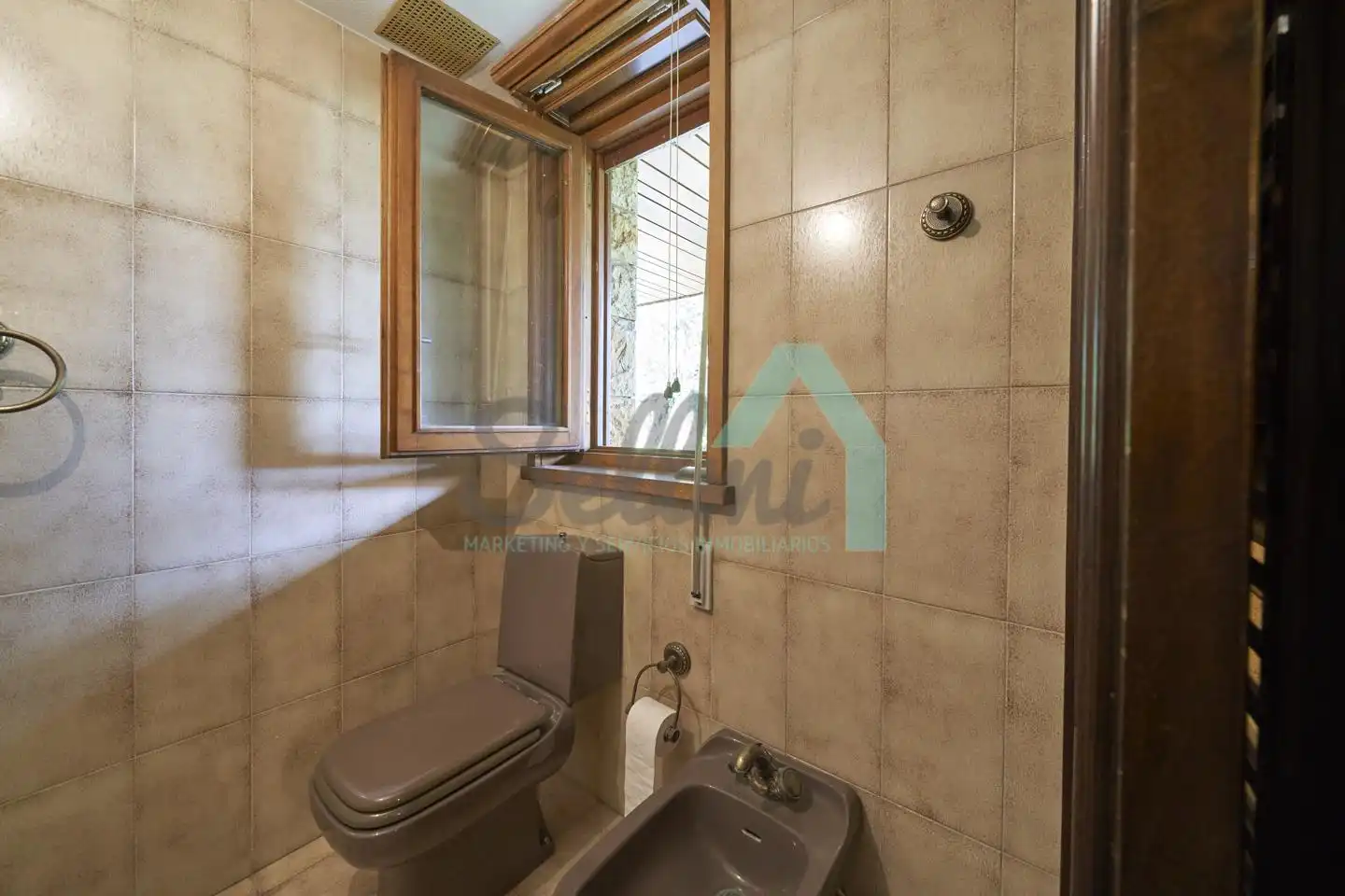 Bany de Casa o xalet en venda en Gijón  amb Aire condicionat, Jardí privat i Parquet