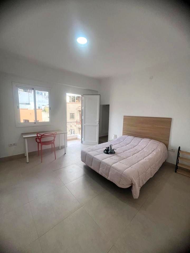 Dormitori de Pis per a compartir en  Santa Cruz de Tenerife Capital amb Moblat