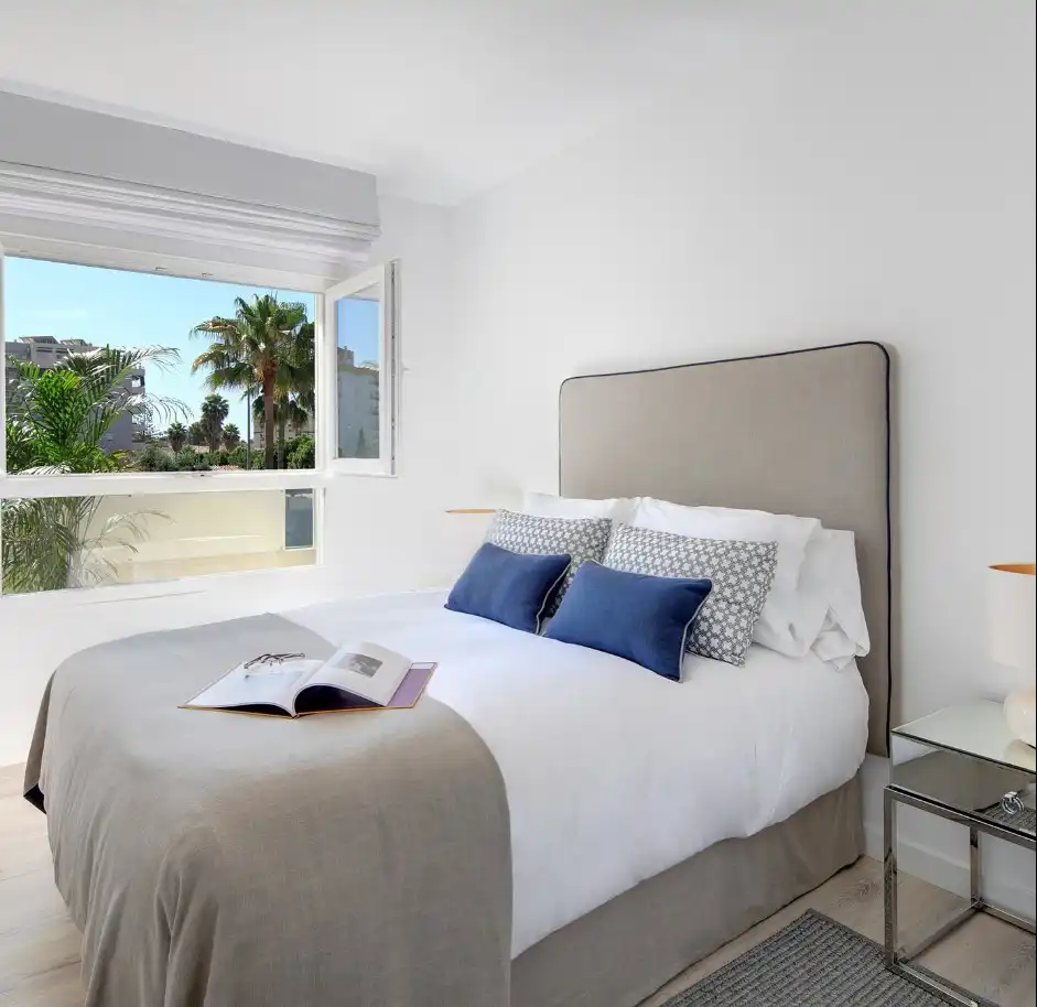 Bedroom of Flat for sale in Marbella  with Air Conditioner, Heating and Parquet flooring
