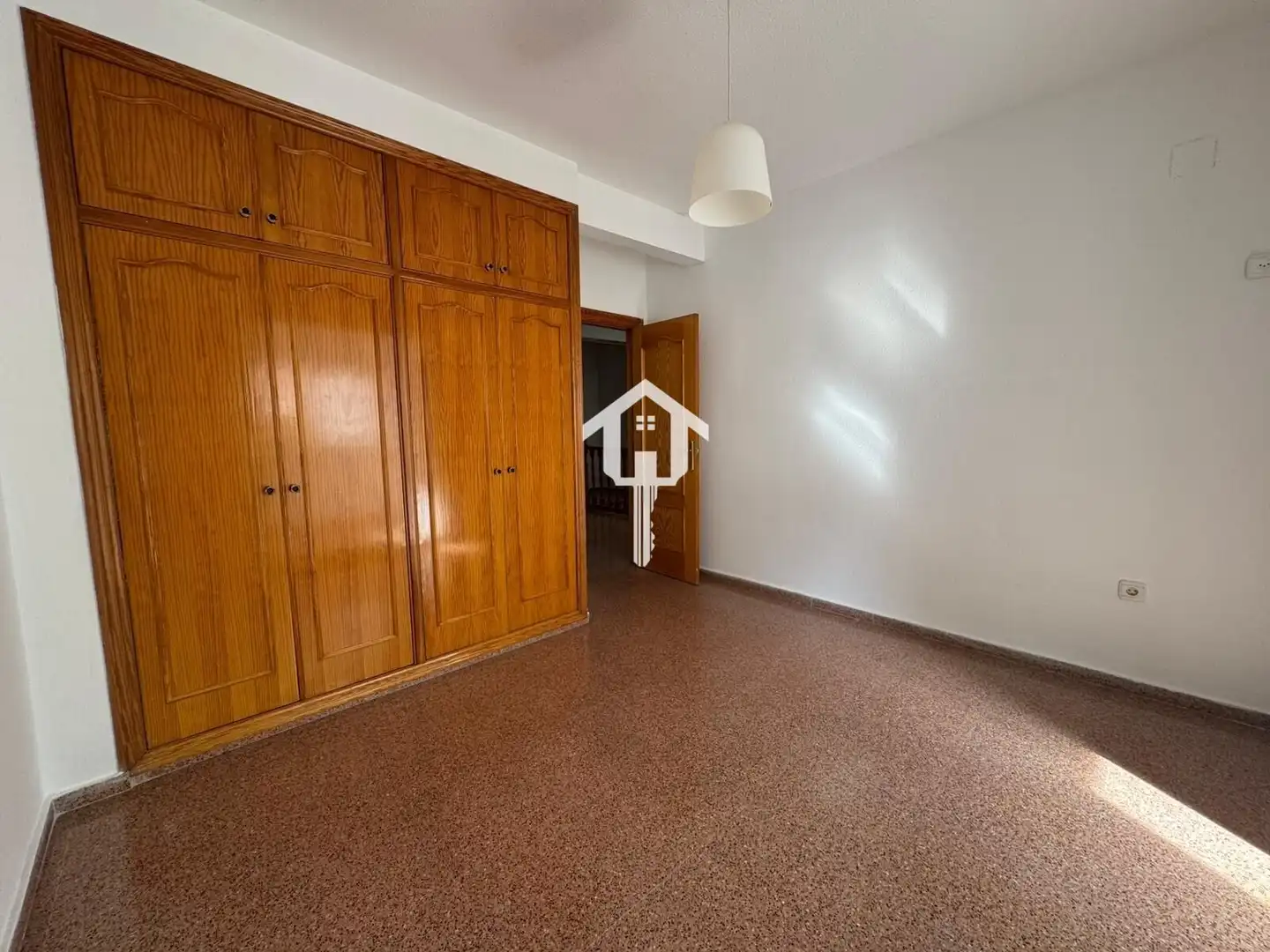 Vista exterior de Casa adosada en venta en Alicante / Alacant con Terraza, Trastero y Amueblado