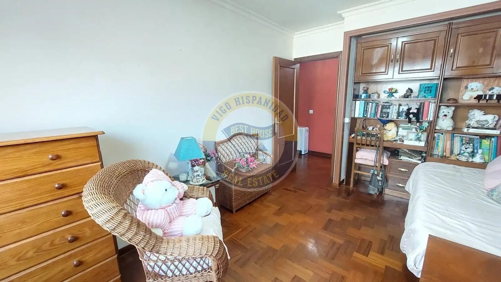 Piso en venta en Vigo  con Calefacción, Parquet y Trastero