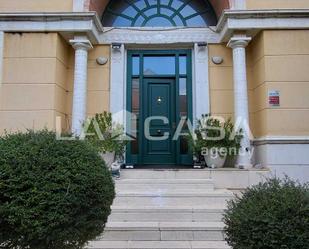 Vista exterior de Casa o xalet en venda en Valladolid Capital amb Calefacció i Piscina