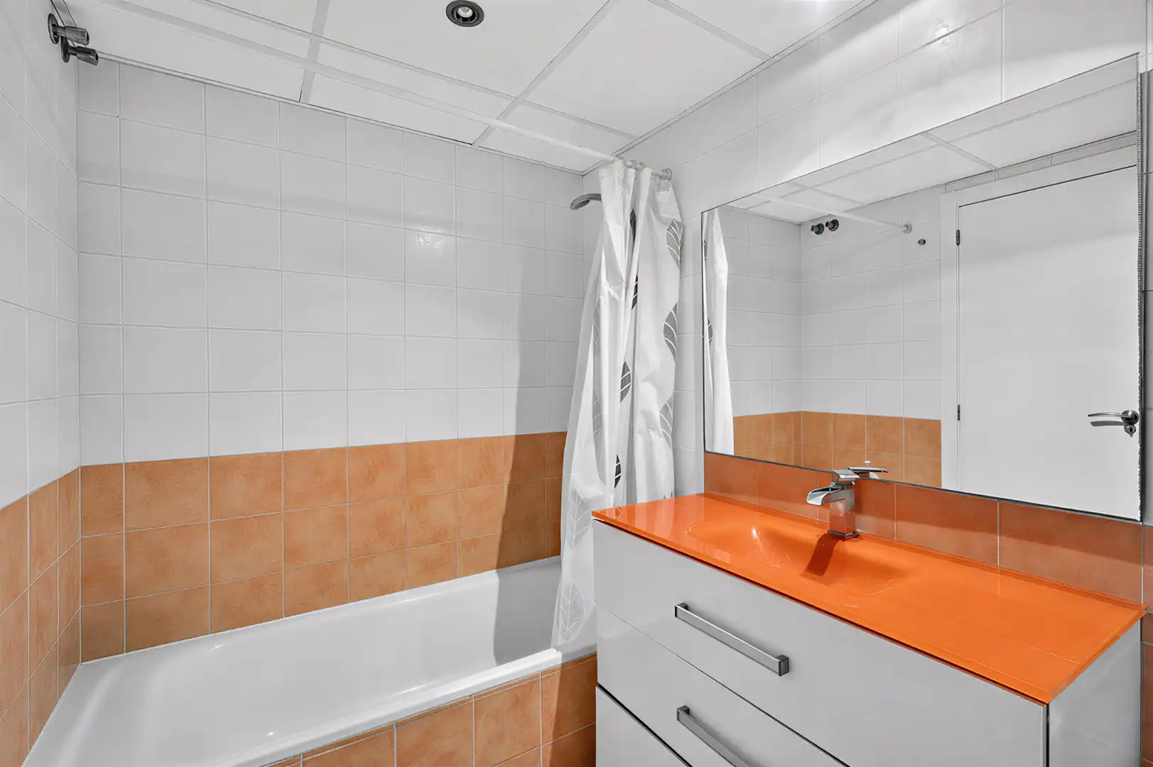 Bany de Àtic en venda en Alicante / Alacant amb Calefacció, Terrassa i Piscina comunitària