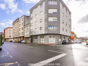 Local comercial de lloguer a Carballo