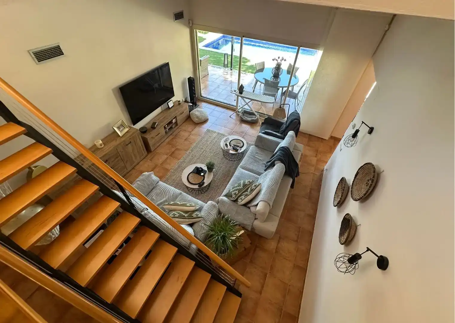 Sala d'estar de Casa o xalet en venda en Sant Feliu de Guíxols amb Aire condicionat, Piscina i Balcó