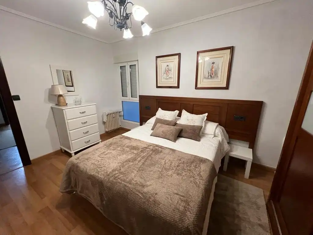 Habitación de Piso en venta en Gijón  con Calefacción y Amueblado