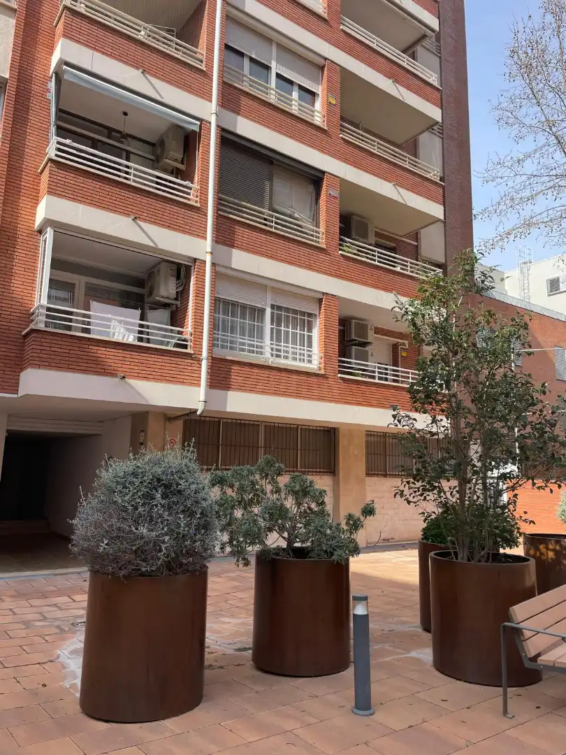 Außenansicht von Wohnung zum Verkauf in Barcelona mit Heizung