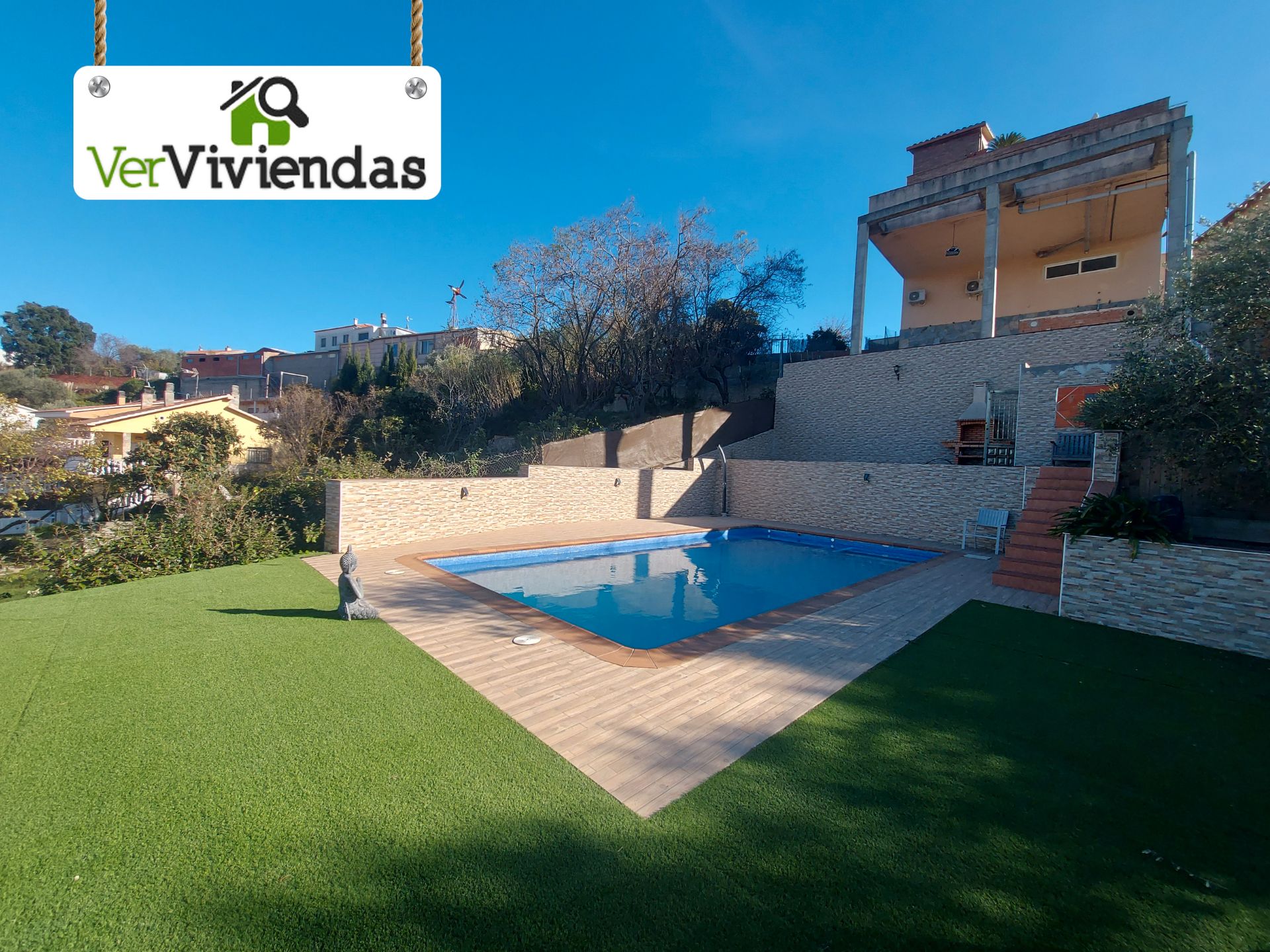 Swimming pool of House or chalet for sale in Terrassa  with Air Conditioner, Heating and Private garden