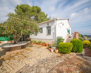 Vista exterior de Casa o xalet en venda en La Torre de Claramunt amb Terrassa i Piscina