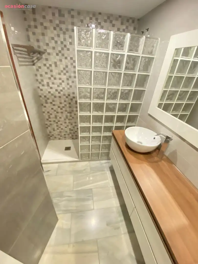 Bathroom of Flat for rent in Córdoba  with Air Conditioner, Terrace and Furnished