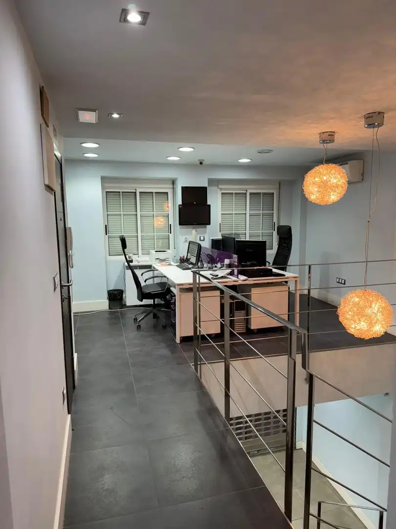 Local en venta en Elche / Elx con Aire acondicionado y Amueblado