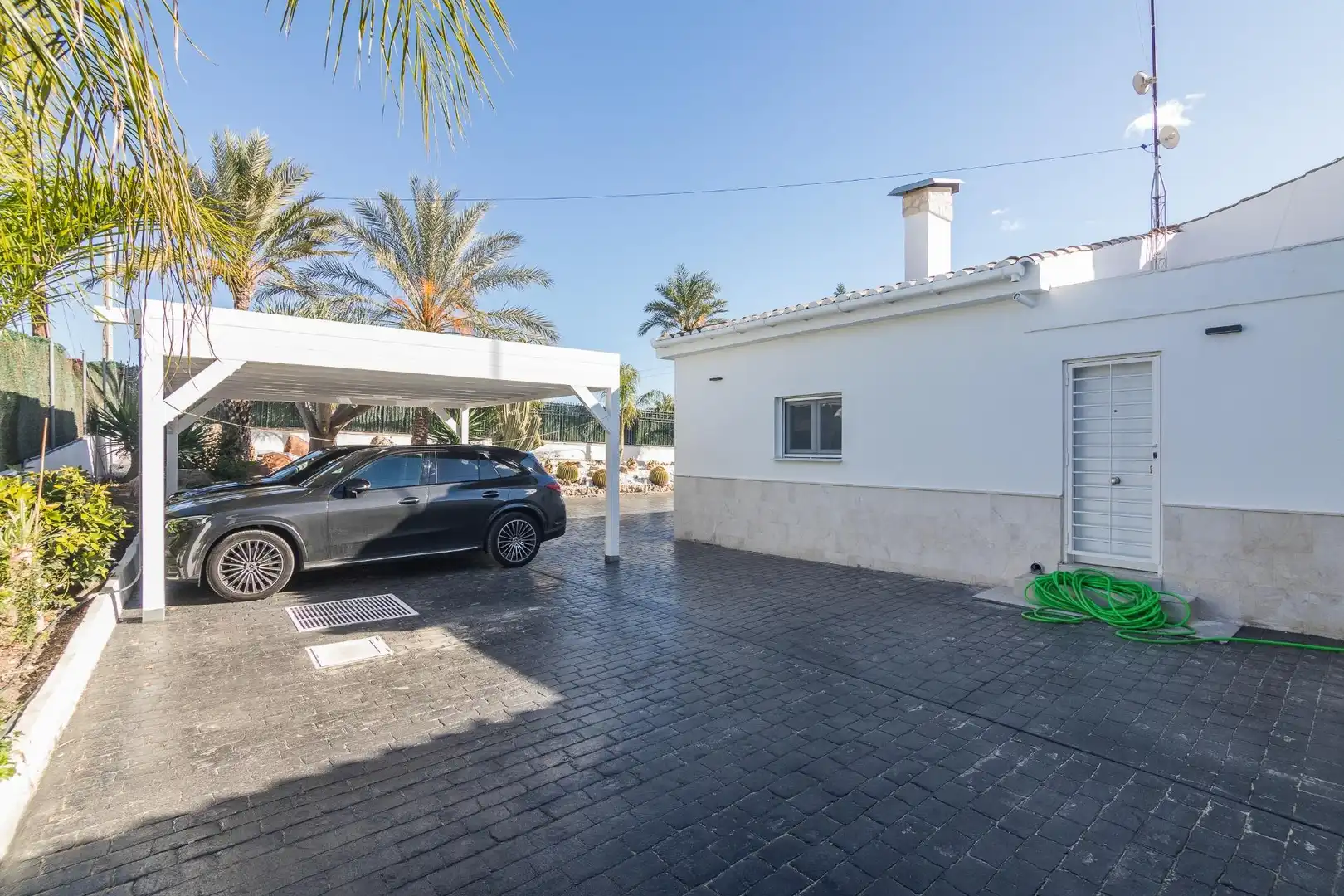 Exterior view of Houses for sale in Elche / Elx  with Air Conditioner, Private garden and Terrace
