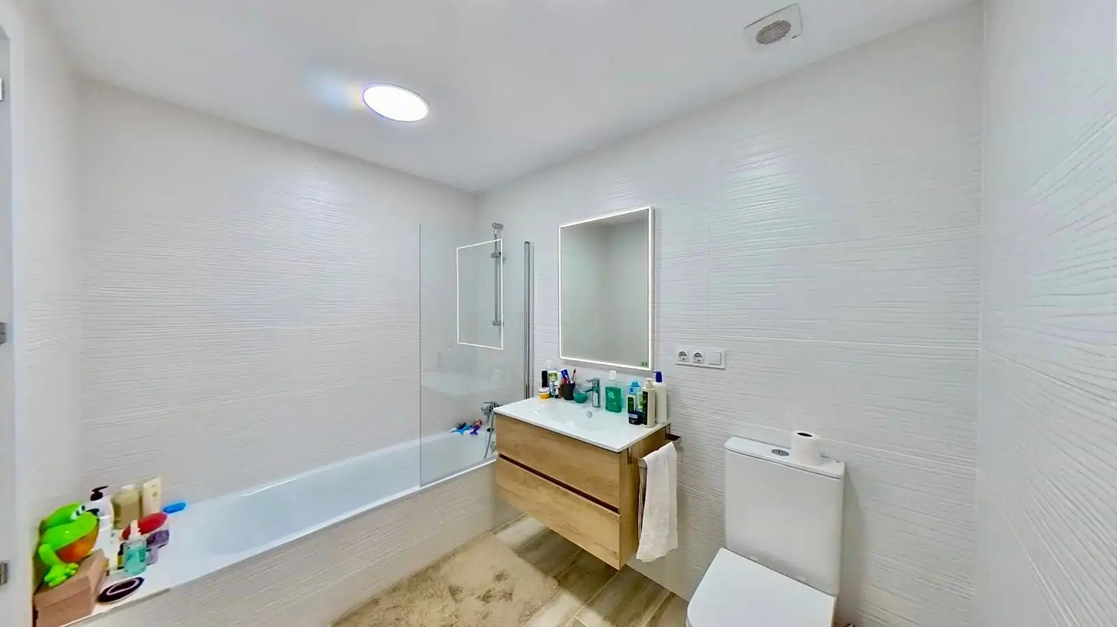Bathroom of Apartments for sale in Seseña  with Air Conditioner, Heating and Private garden