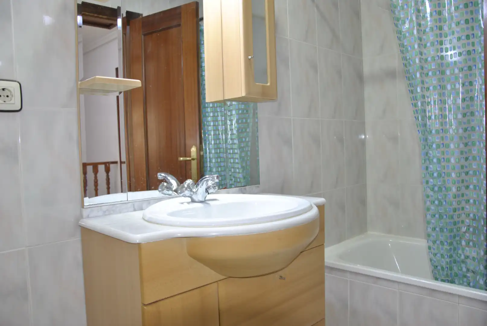 Baño de Casa adosada en venta en Plasencia con Aire acondicionado, Calefacción y Terraza