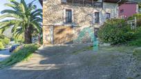 Vista exterior de Casa o xalet en venda en Cangas de Onís amb Calefacció, Jardí privat i Parquet