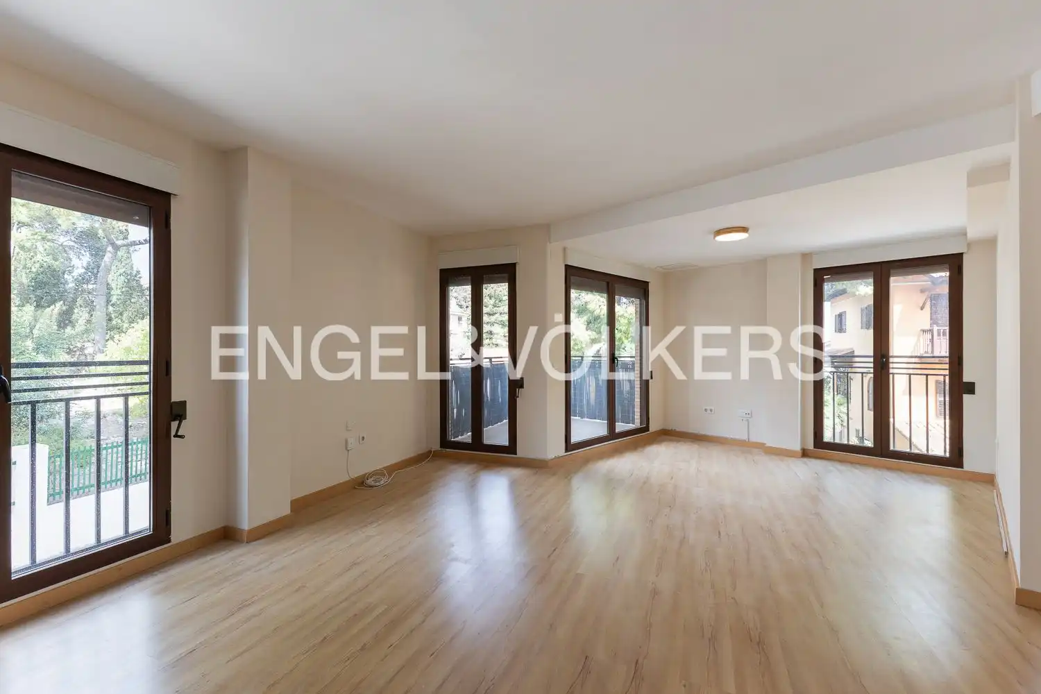 Living room of Detached homes for rent in Rocafort  with Air Conditioner, Heating and Parquet flooring