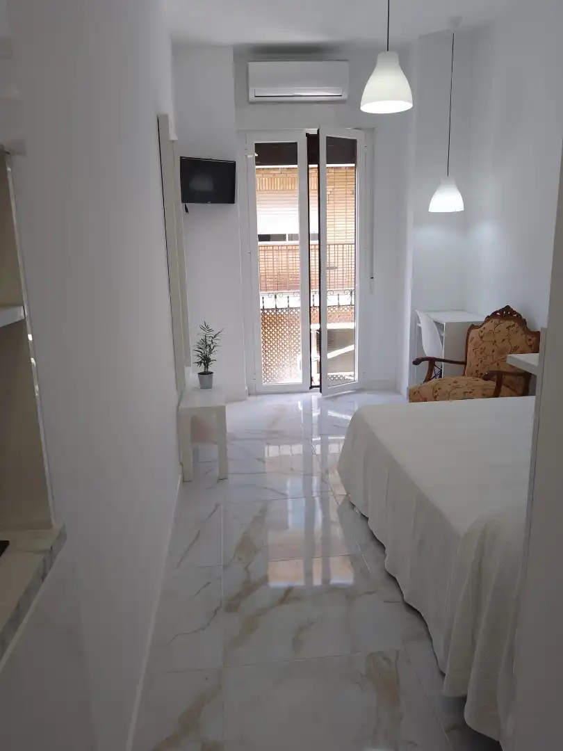 Habitación de Estudio de alquiler en Granada con Aire acondicionado, Amueblado y Balcón