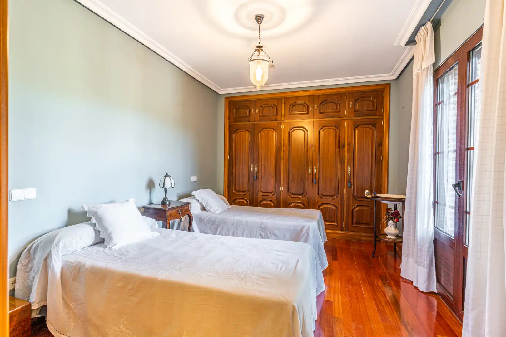 Habitación de Casa o chalet en venta en Las Rozas de Madrid con Aire acondicionado, Calefacción y Jardín privado