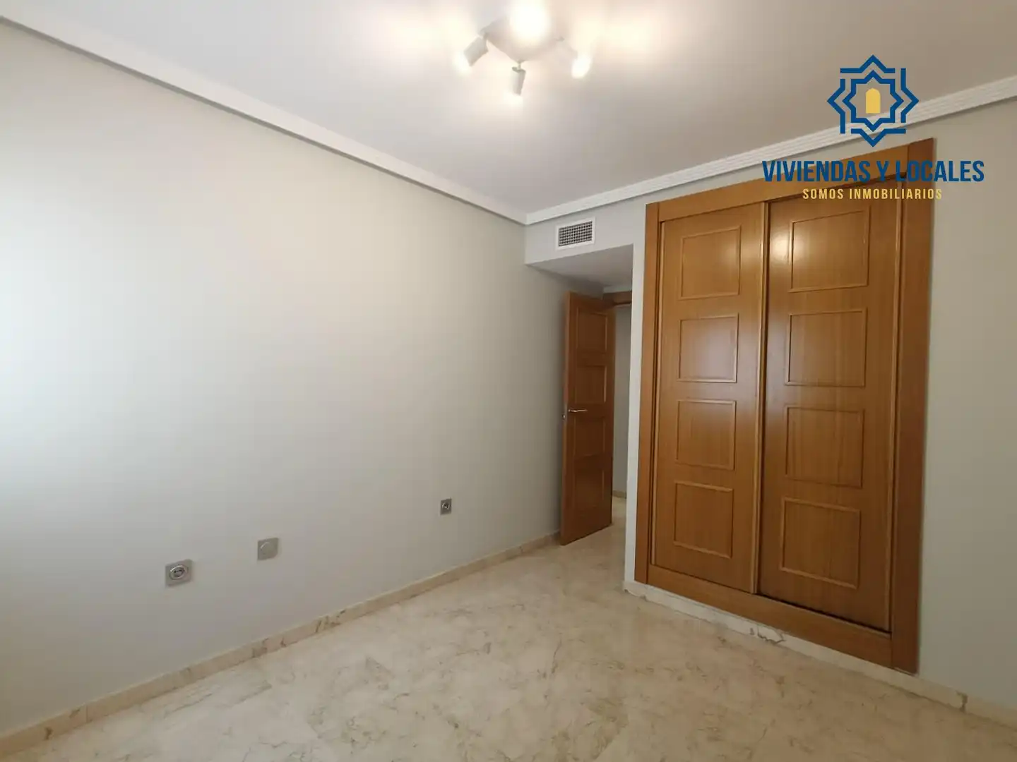 Flat for rent in Granada  with Air Conditioner, Heating and Furnished