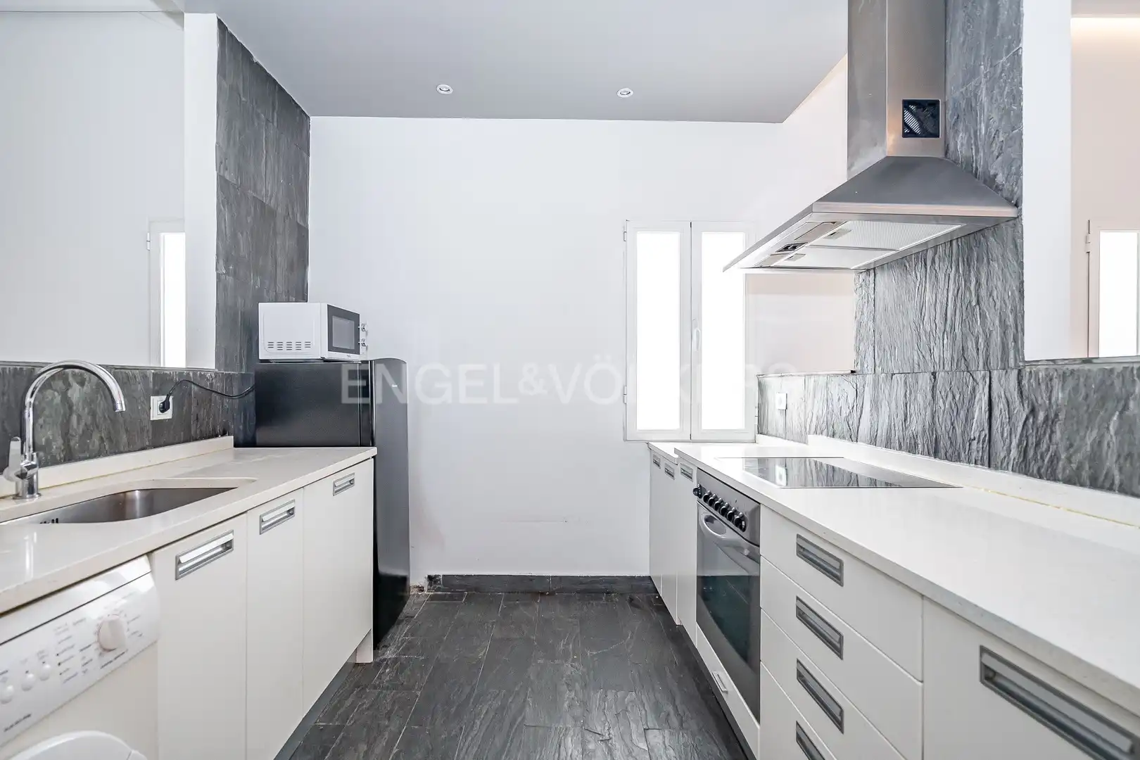 Küche von Wohnung zum Verkauf in Madrid mit Heizung und Balkon