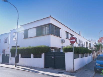 Vista exterior de Casa o xalet en venda en  Huelva Capital amb Aire condicionat i Terrassa