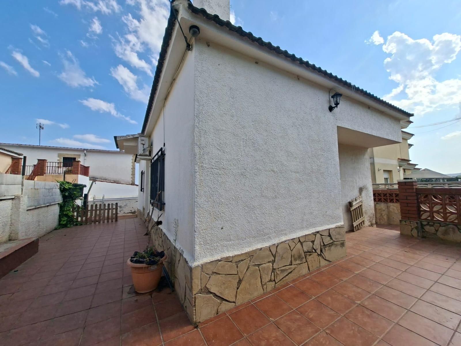 Vista exterior de Casa o chalet en venta en Santa Oliva con Calefacción y Piscina
