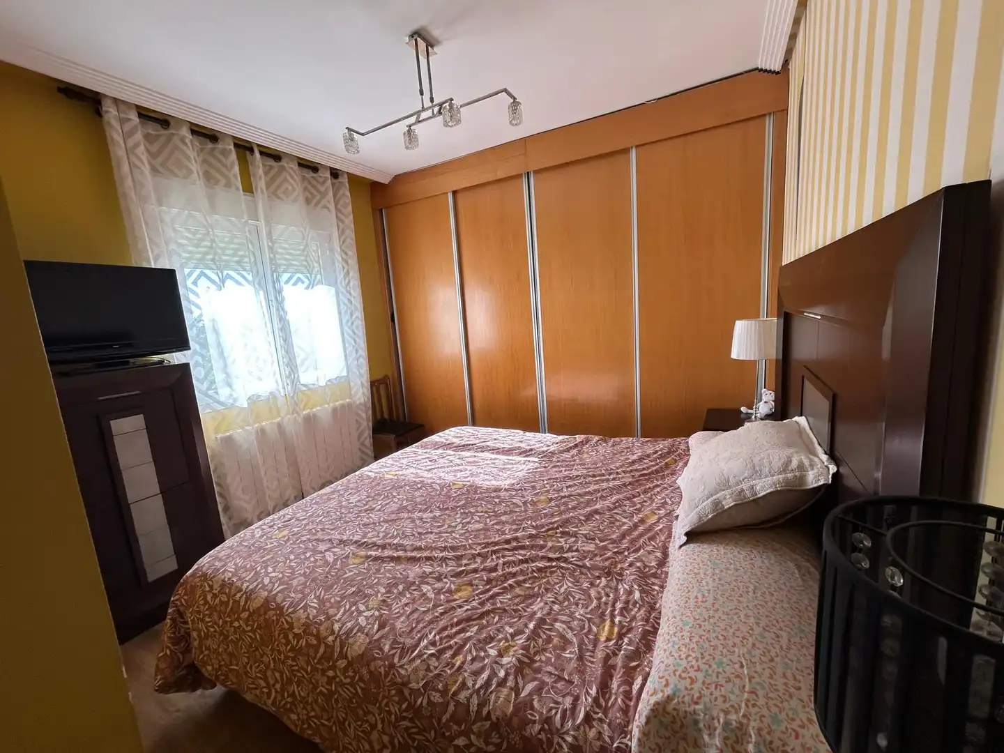 Habitación de Casa adosada en venta en Poblete con Aire acondicionado, Calefacción y Jardín privado