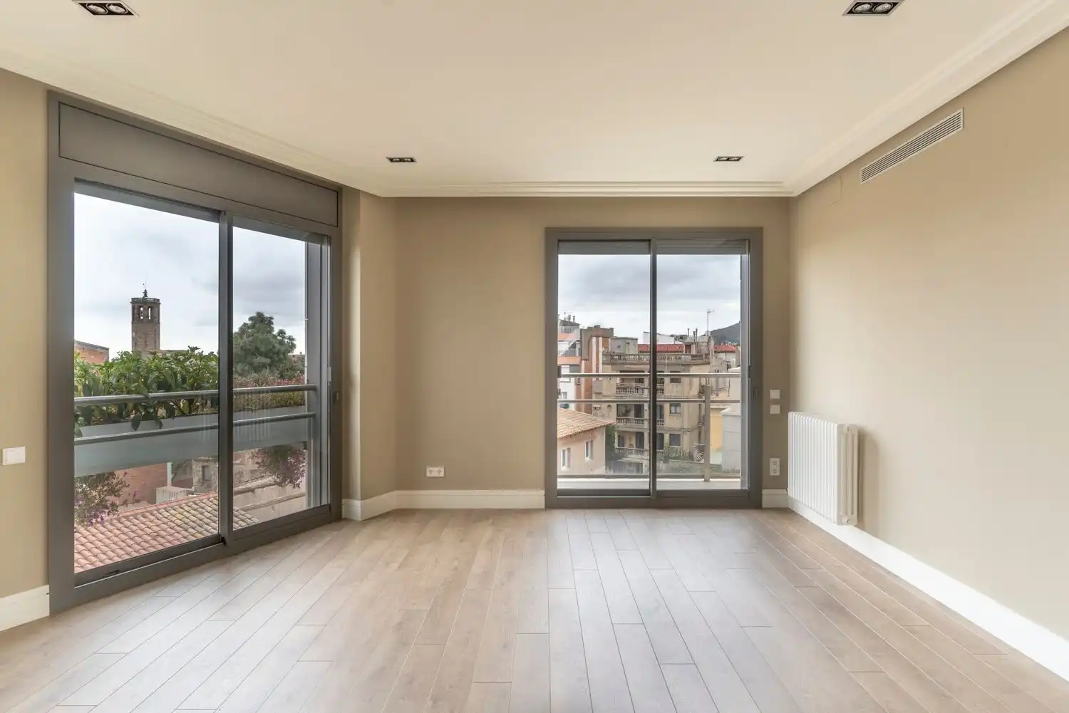 Sala d'estar de Pis de lloguer en Barcelona amb Aire condicionat, Calefacció i Jardí privat