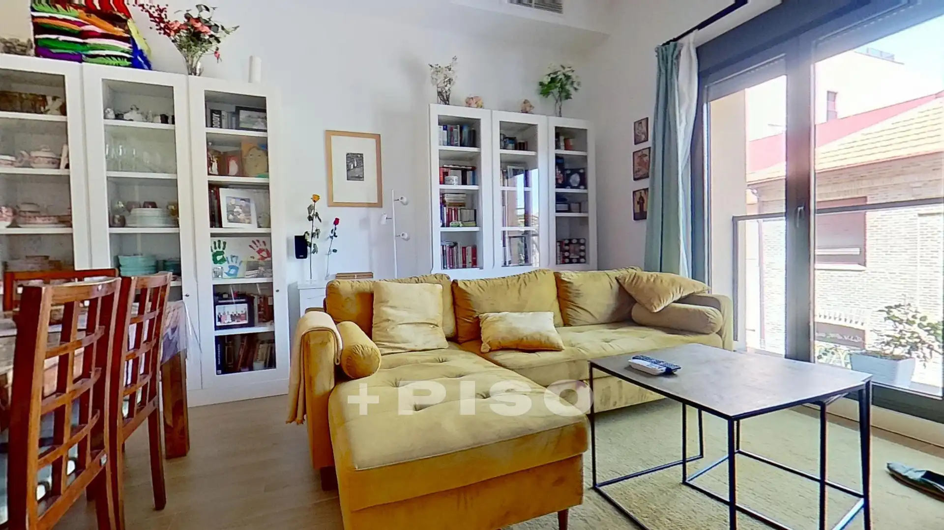 Sala d'estar de Pis en venda en Madrid amb Aire condicionat, Calefacció i Jardí privat