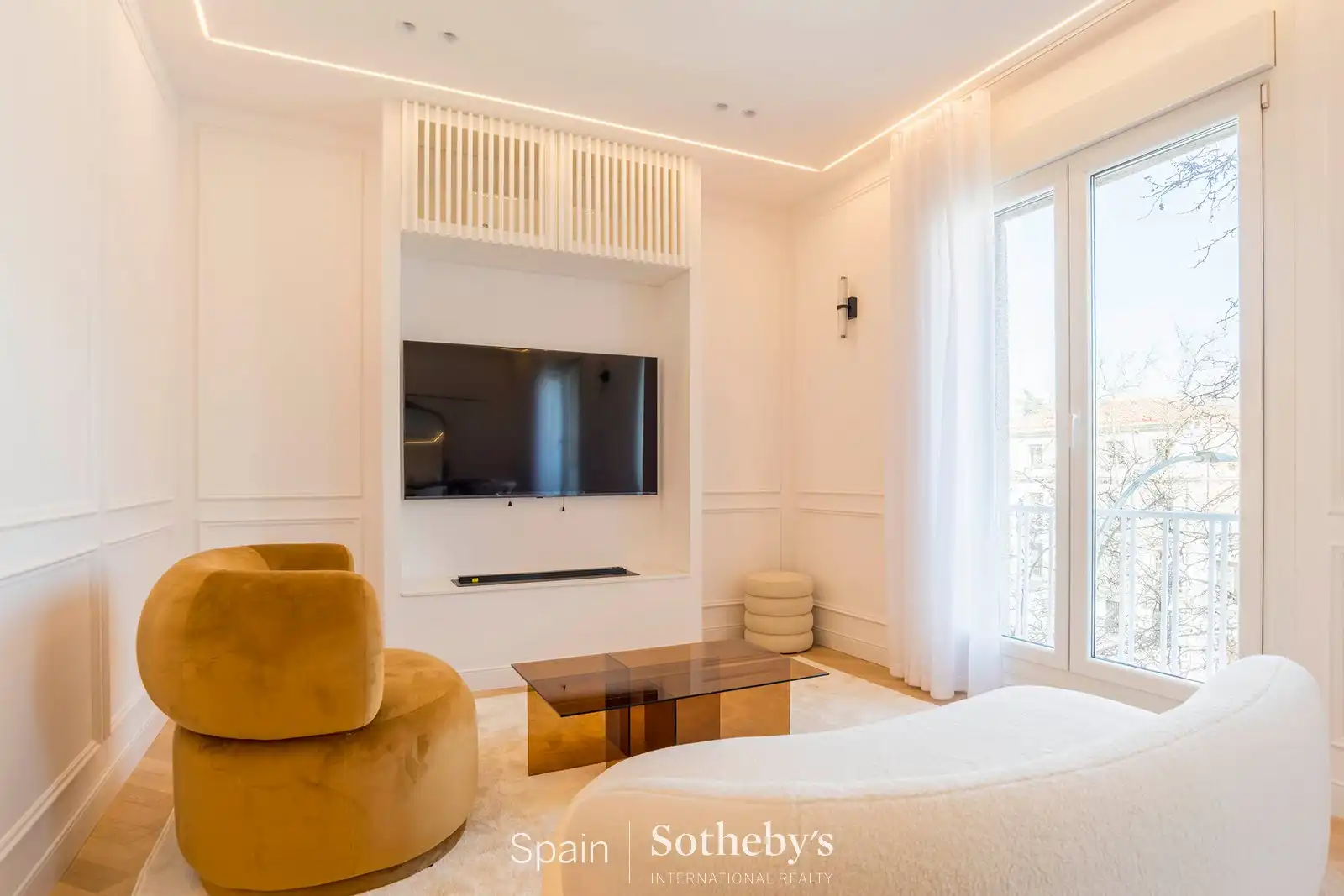 Living room of Apartments for sale in Madrid  with Air Conditioner and Heating