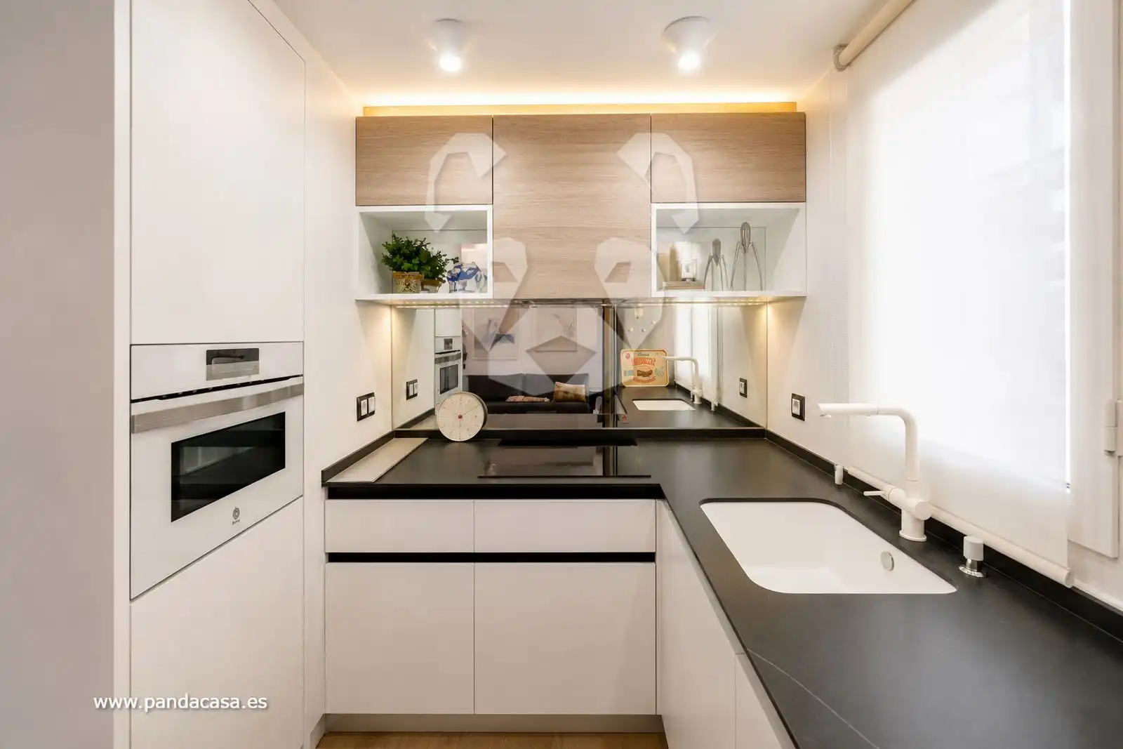 Kitchen of Flat for rent in Madrid  with Air Conditioner, Heating and Parquet flooring