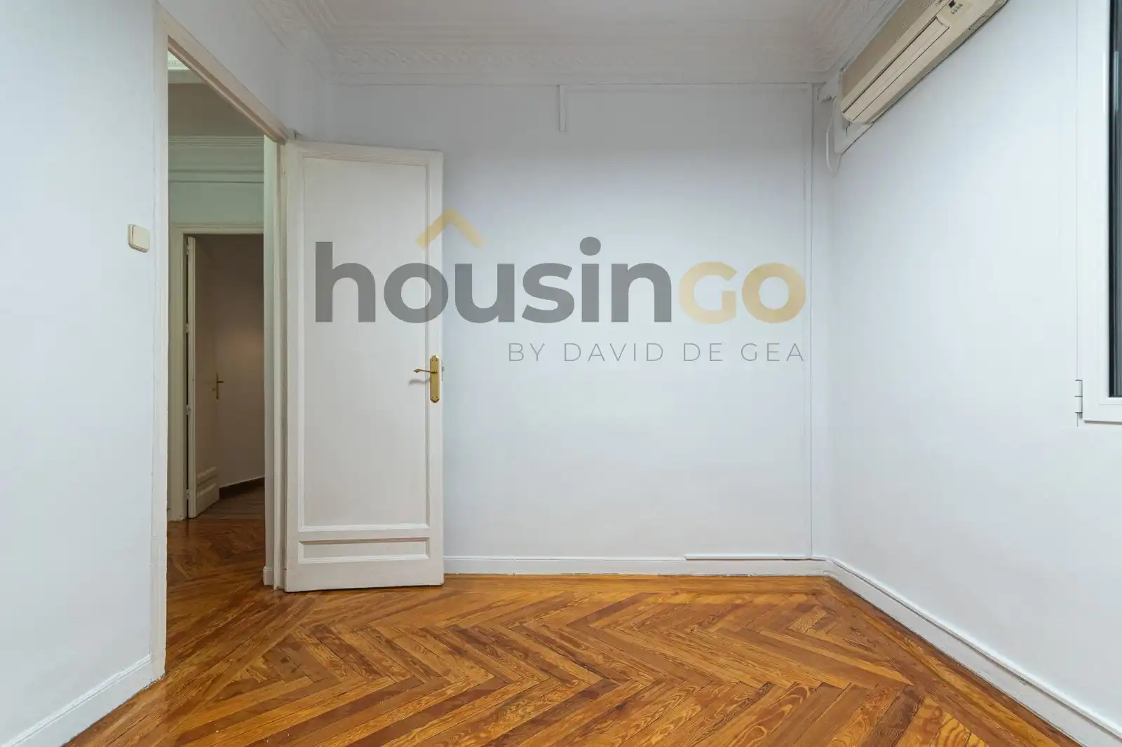 Living room of Office for rent in Madrid  with Air Conditioner, Heating and Balcony