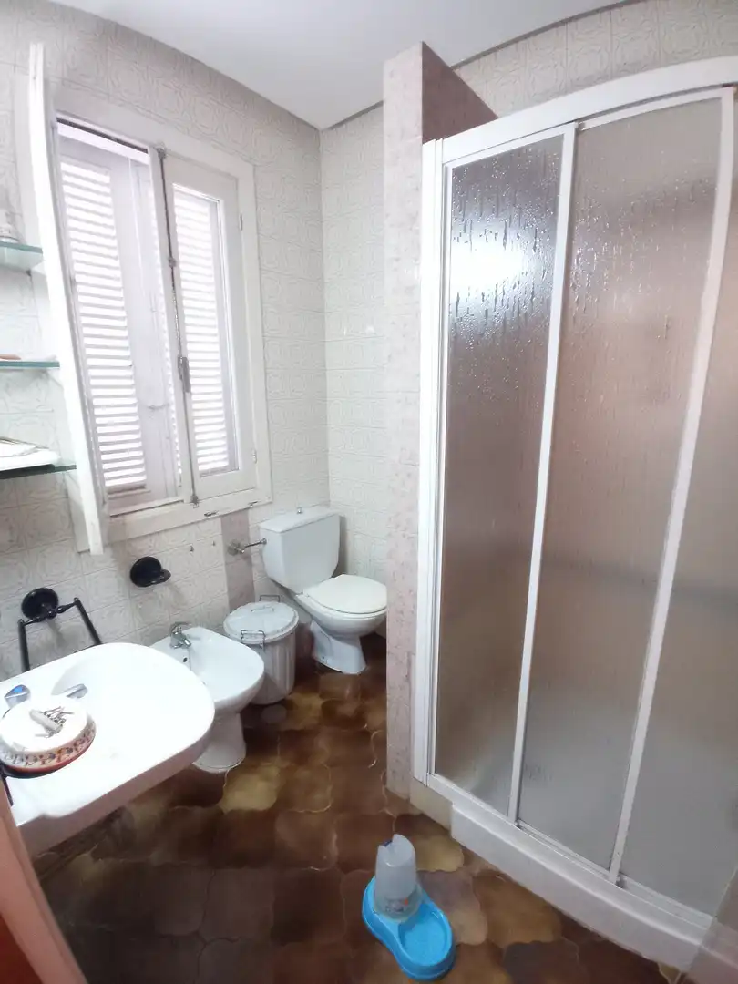 Bany de Casa o xalet en venda en Pontevedra Capital  amb Calefacció, Jardí privat i Parquet