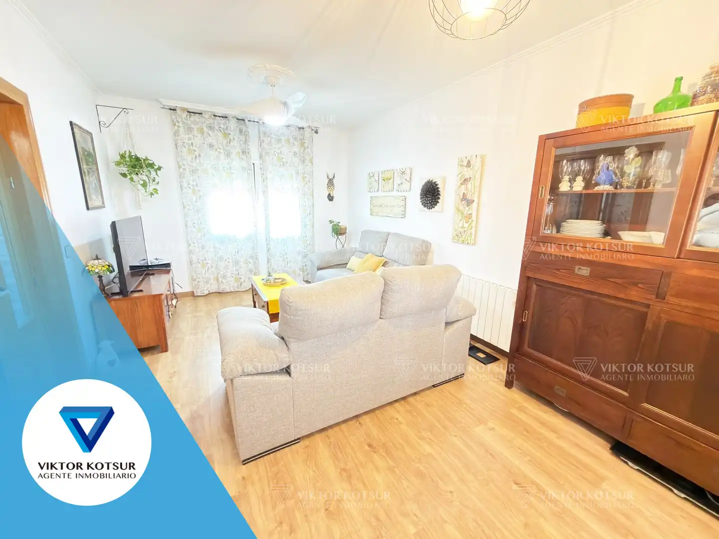 Living room of Detached homes for sale in Roquetas de Mar  with Air Conditioner, Terrace and Storage room