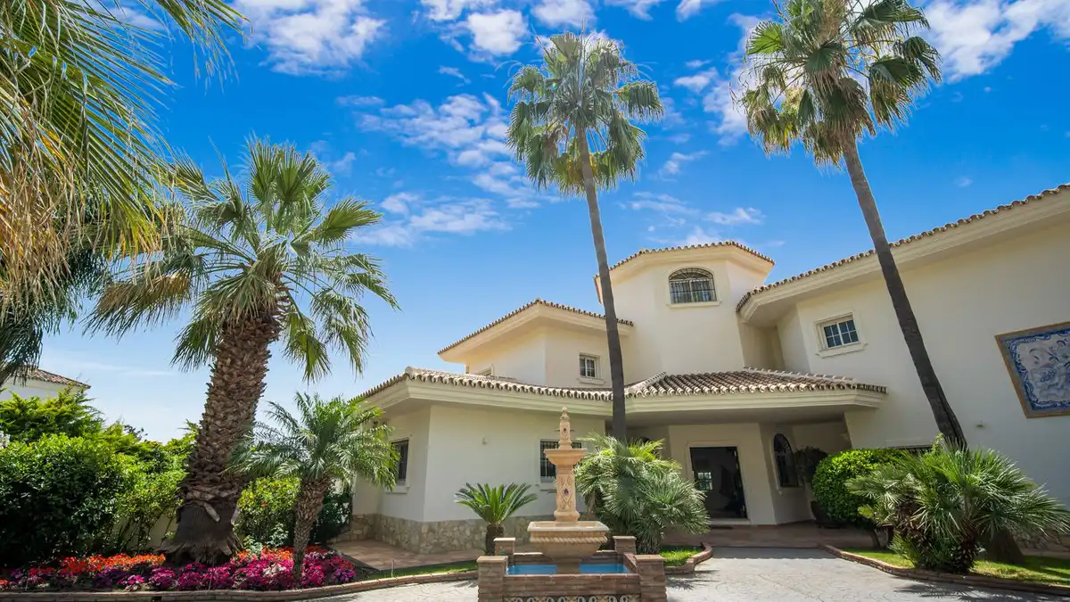 Chalet con piscina en venta en Benahavís pueblo, imagen 5