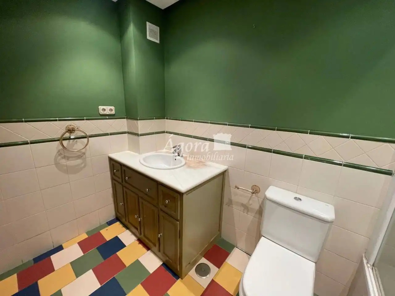 Baño de Dúplex en venta en Valladolid con Calefacción, Parquet y Terraza