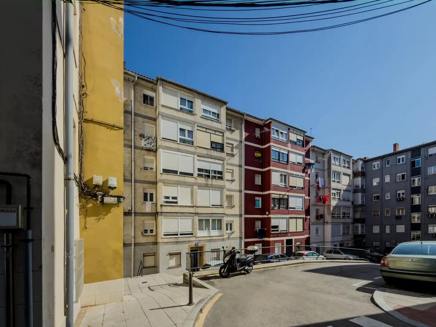 Außenansicht von Wohnung zum Verkauf in Santander mit Heizung